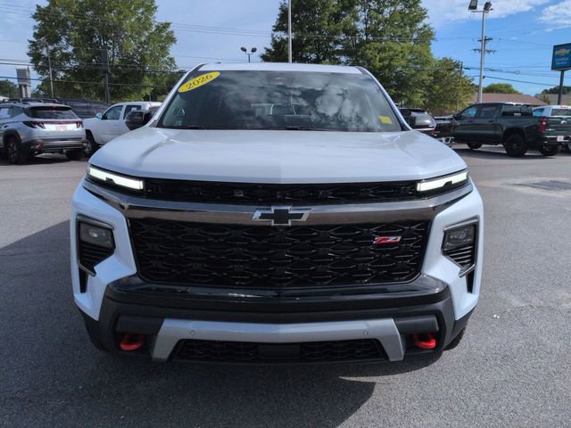 New 2026 Polar White Tricoat Chevrolet Z71 image 8