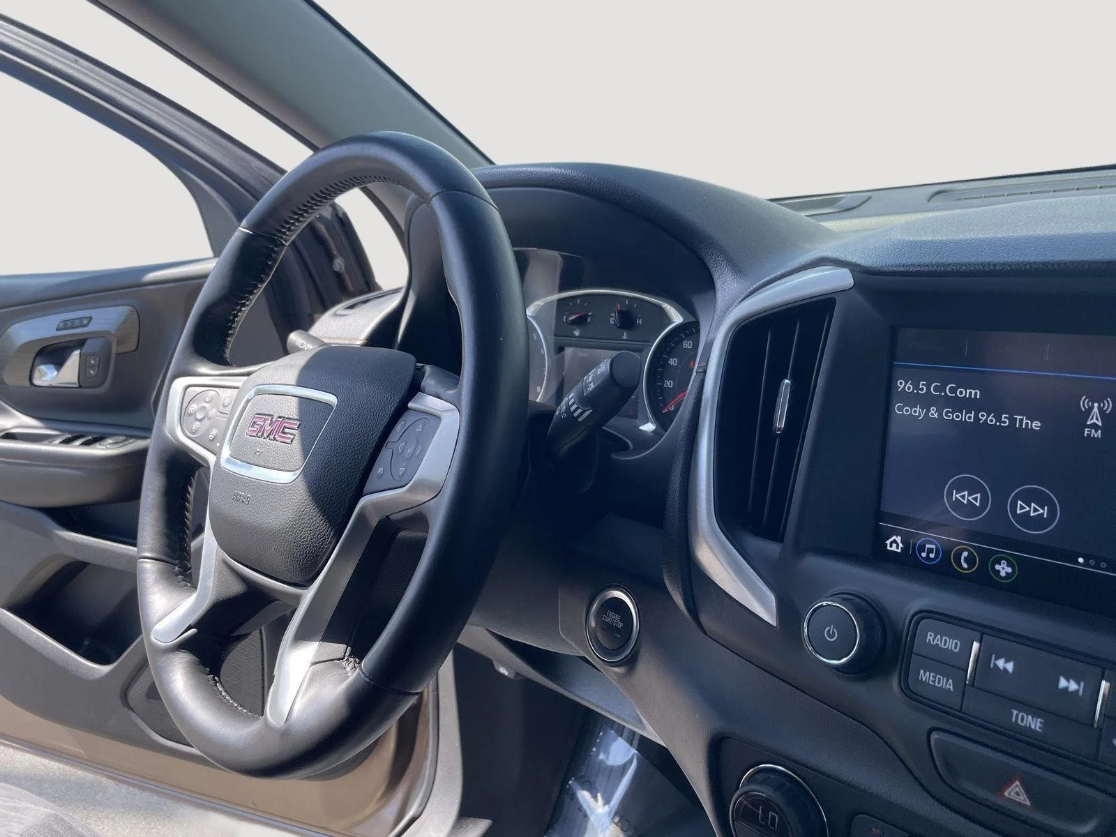 Used 2018 Coppertino Metallic GMC SLT image 28