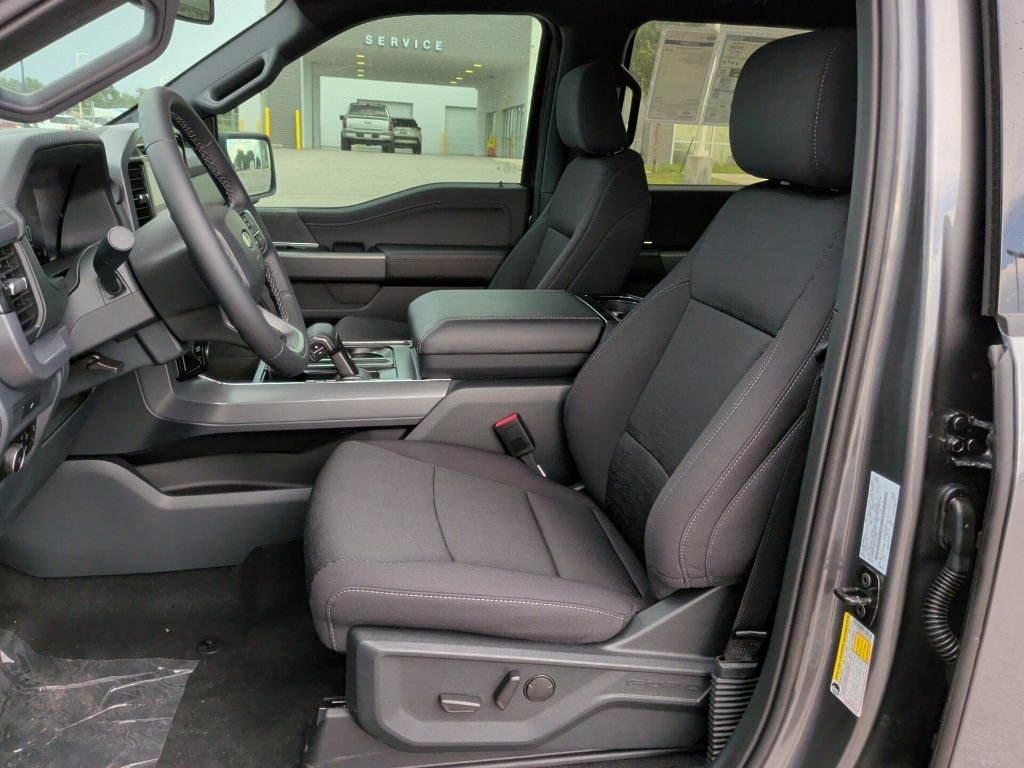 New 2026 Carbonized Gray Metallic Ford XLT image 12