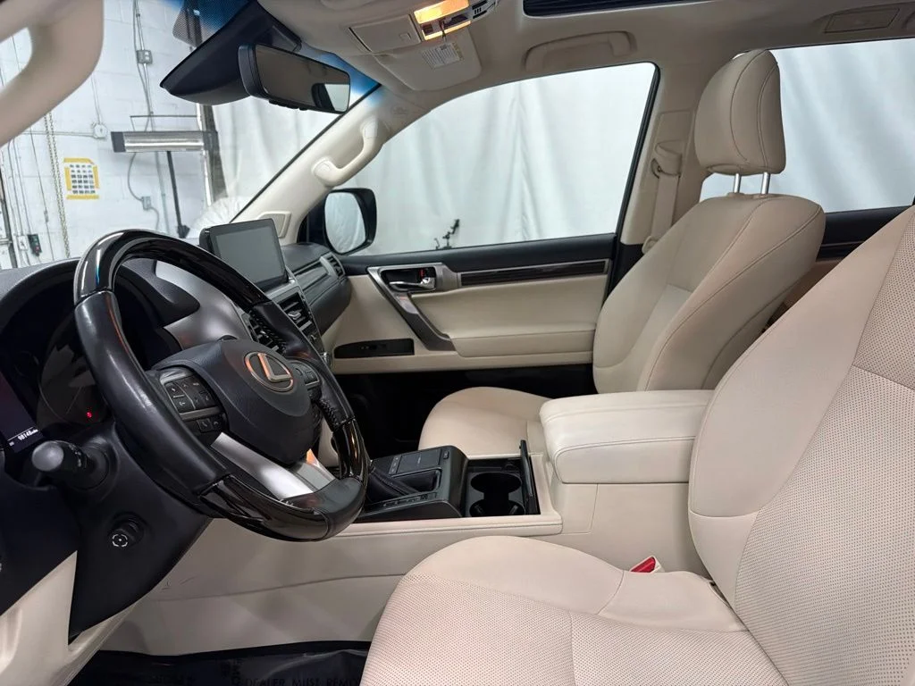 Used 2023 White Lexus 460 image 15