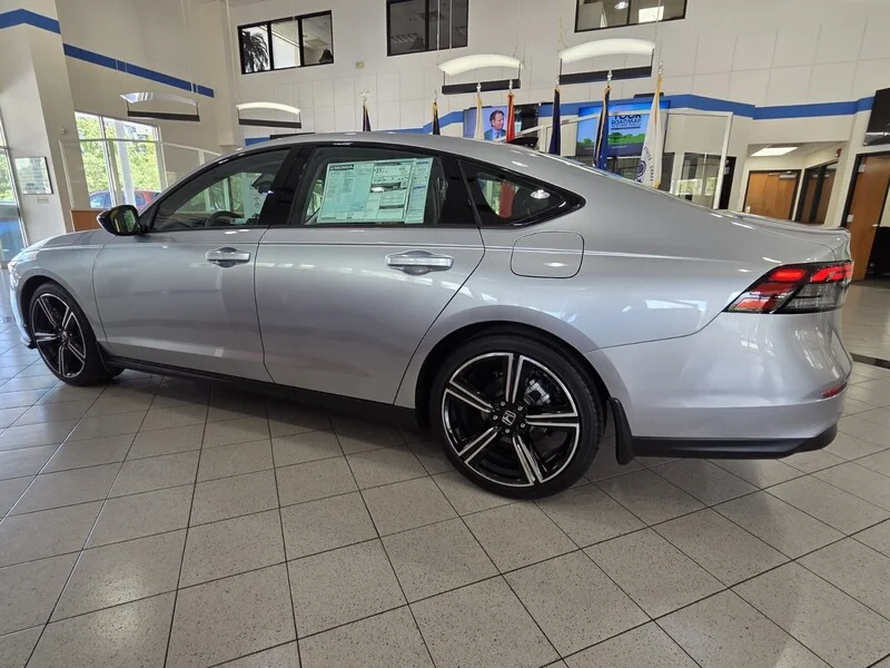 New 2026 Solar Silver Metallic Honda SE CVT image 6