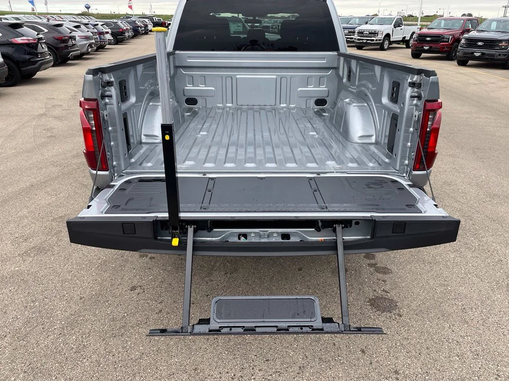 New 2026 Iconic Silver Metallic Ford XLT image 34