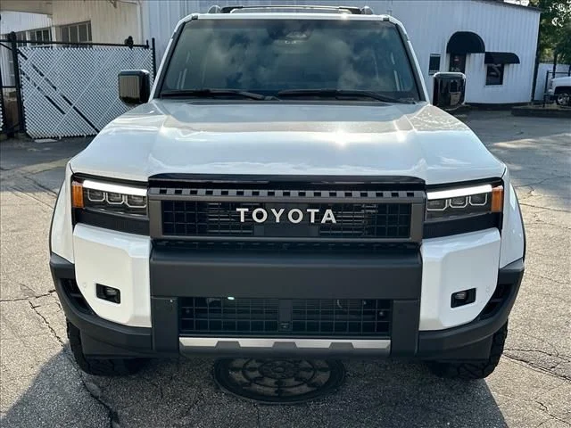 Used 2025 White Toyota Base image 4