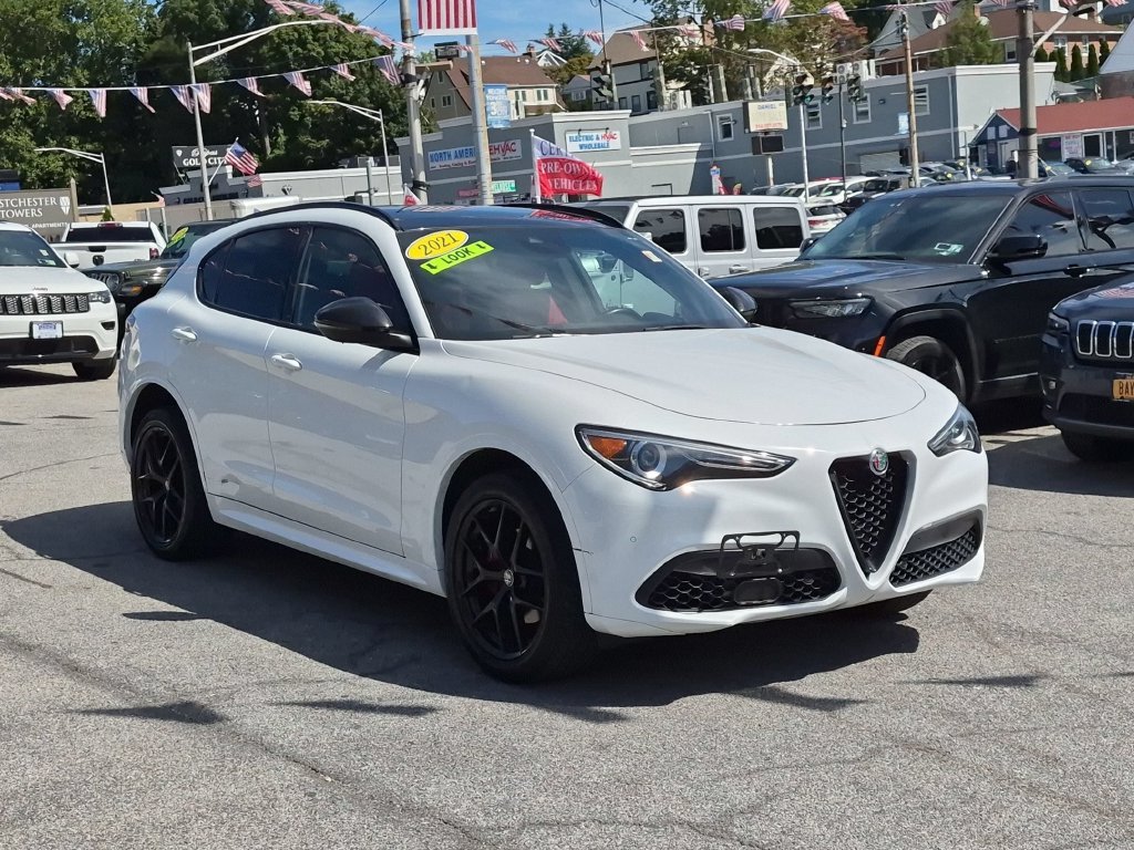 Used 2021 White Alfa Romeo Ti Sport image 3