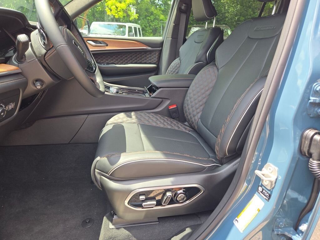 New 2026 Steel Blue Exterior Paint Jeep Summit image 24