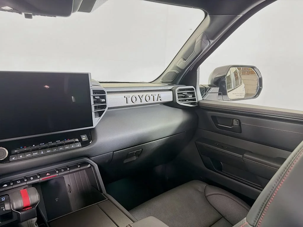 Used 2025 Ice Cap Toyota SR5 image 21