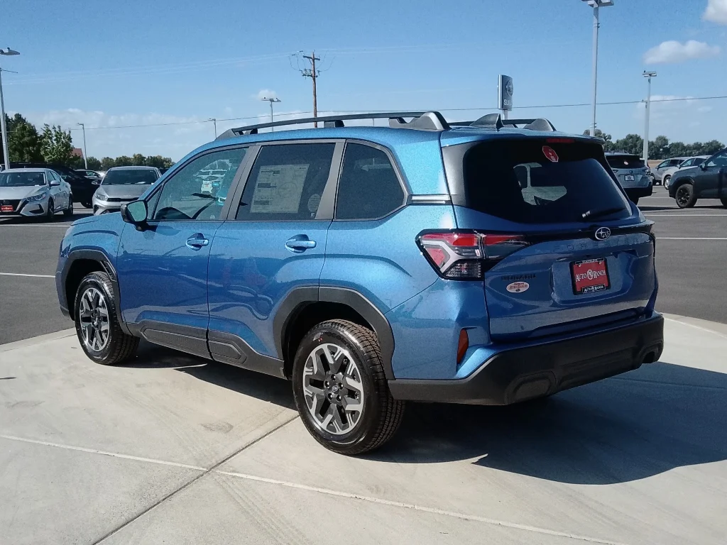 New 2026 DAYBREAK BLUE PEARL Subaru Premium image 5