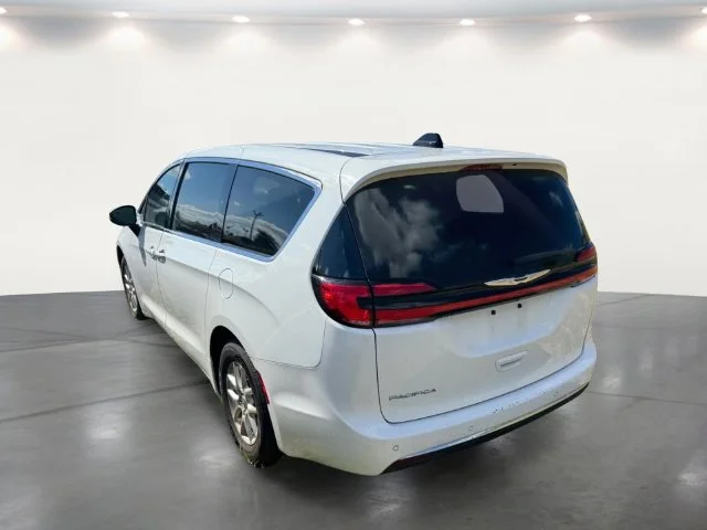 Used 2023 White Chrysler Touring L image 21