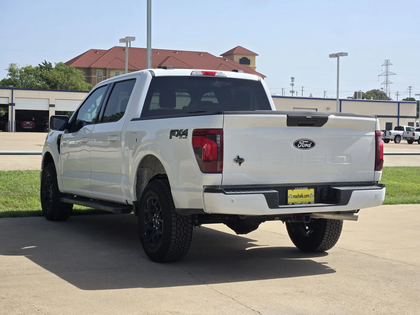 New 2026 Oxford White Ford XLT image 3