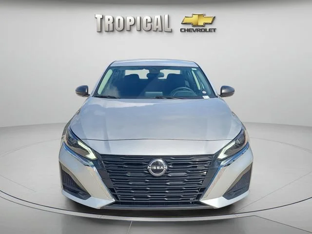 Used 2024 Silver Nissan 2.5 SV image 8