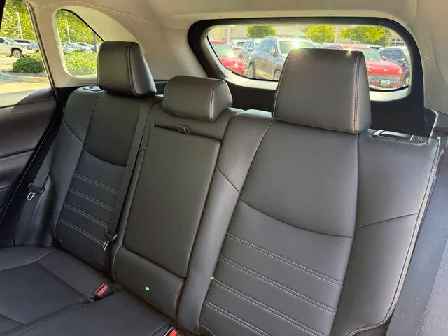 Certified Used 2022 SILVER SKY METALLIC Toyota XLE Premium image 31