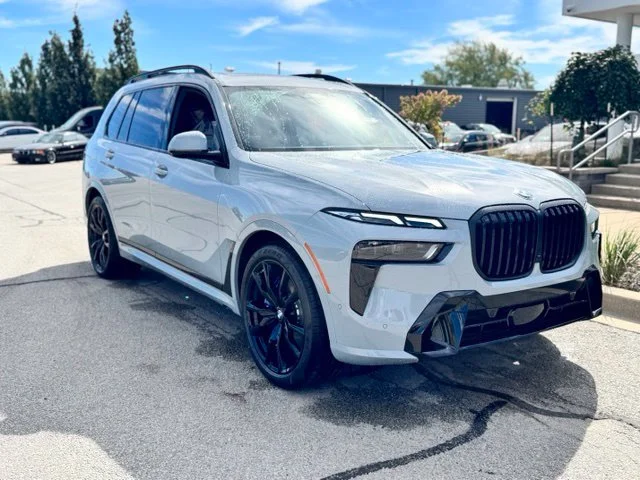 New 2027 Gray BMW xDrive40i image 2