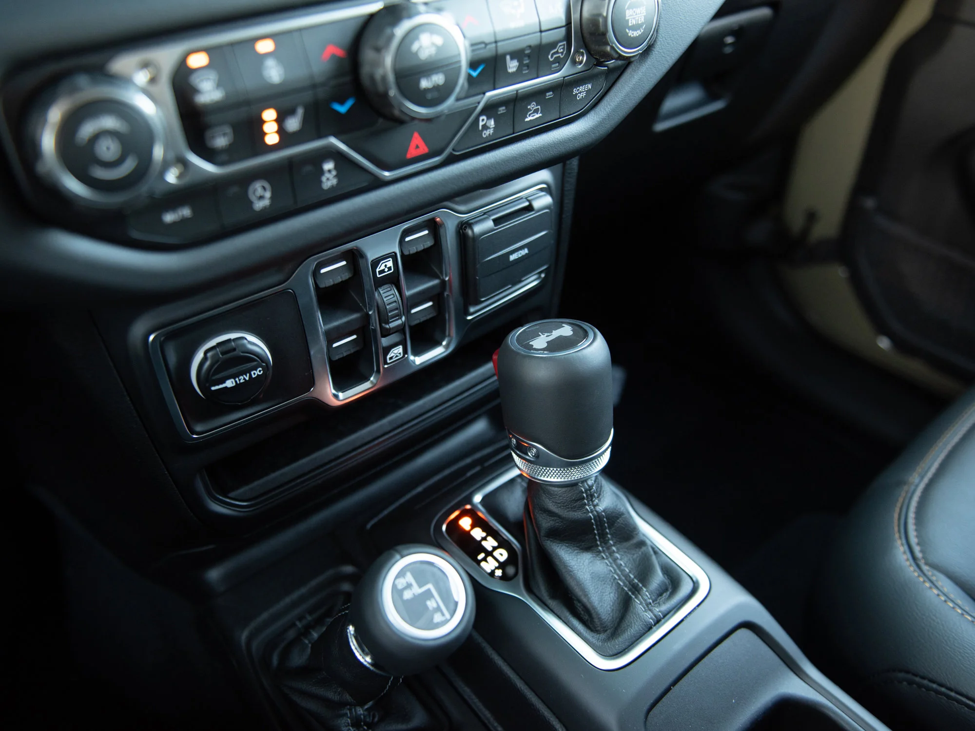 Used 2026 41 Jeep Sahara* 4 Door 4x4, McKinley Leather, Alpine Audio, Heated Seats image 20