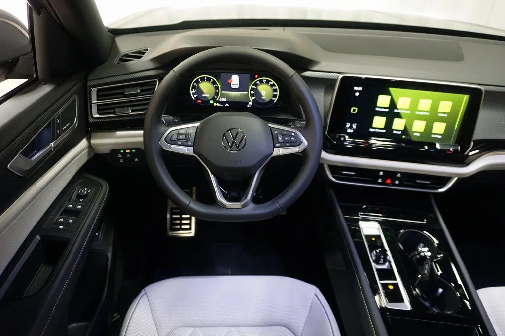 2026 Volkswagen Atlas Cross Sport SEL Premium R-LINE - Photo 12