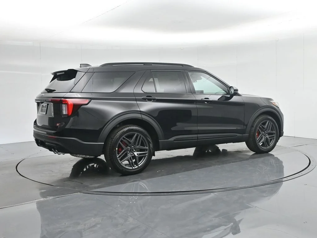 New 2026 Agate Black Metallic Ford ST image 11
