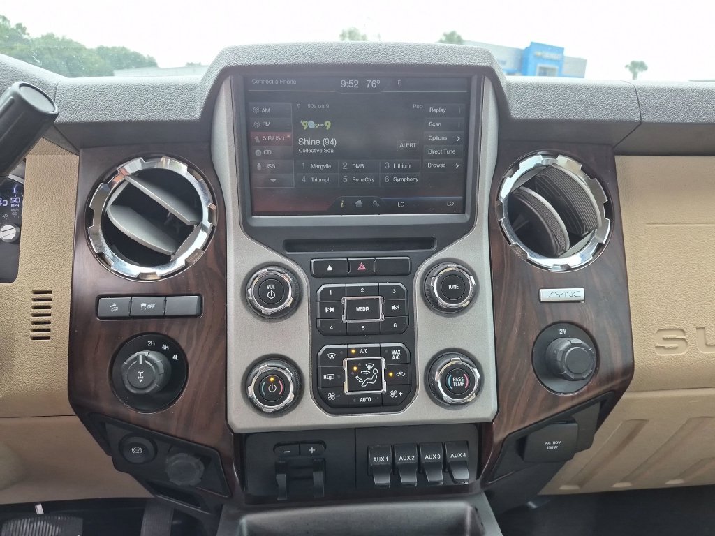 Used 2016  Ford Lariat image 32