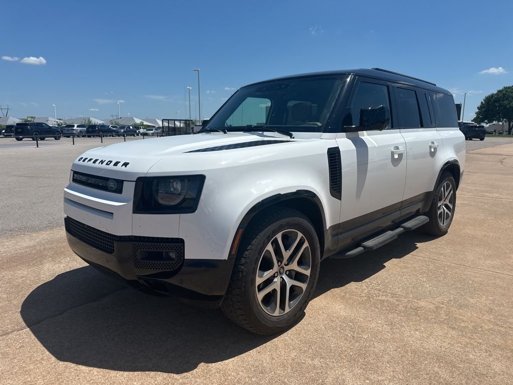 2025 Land Rover Defender 130 X-Dynamic SE P400's photo