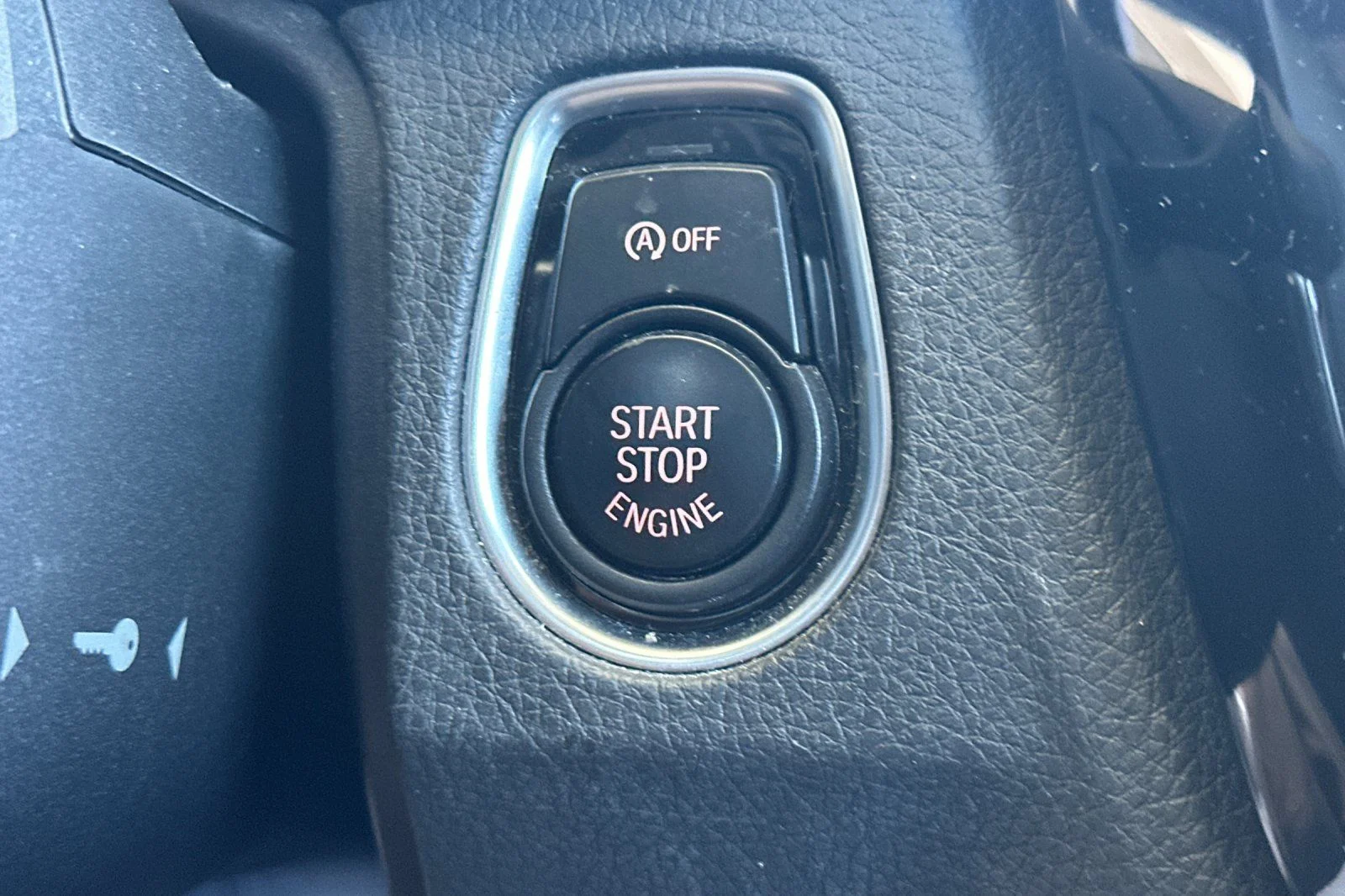 Used 2018 White BMW 330i image 26