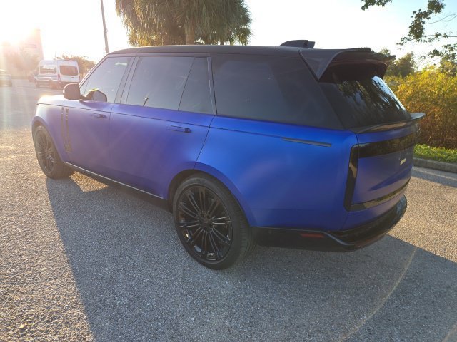 Used 2025 Velocity Blue SV Bespoke Ultra Metallic Satin Land Rover SE image 3