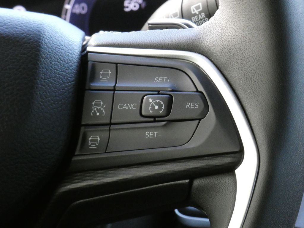 Used 2023 Gray Jeep Altitude image 13