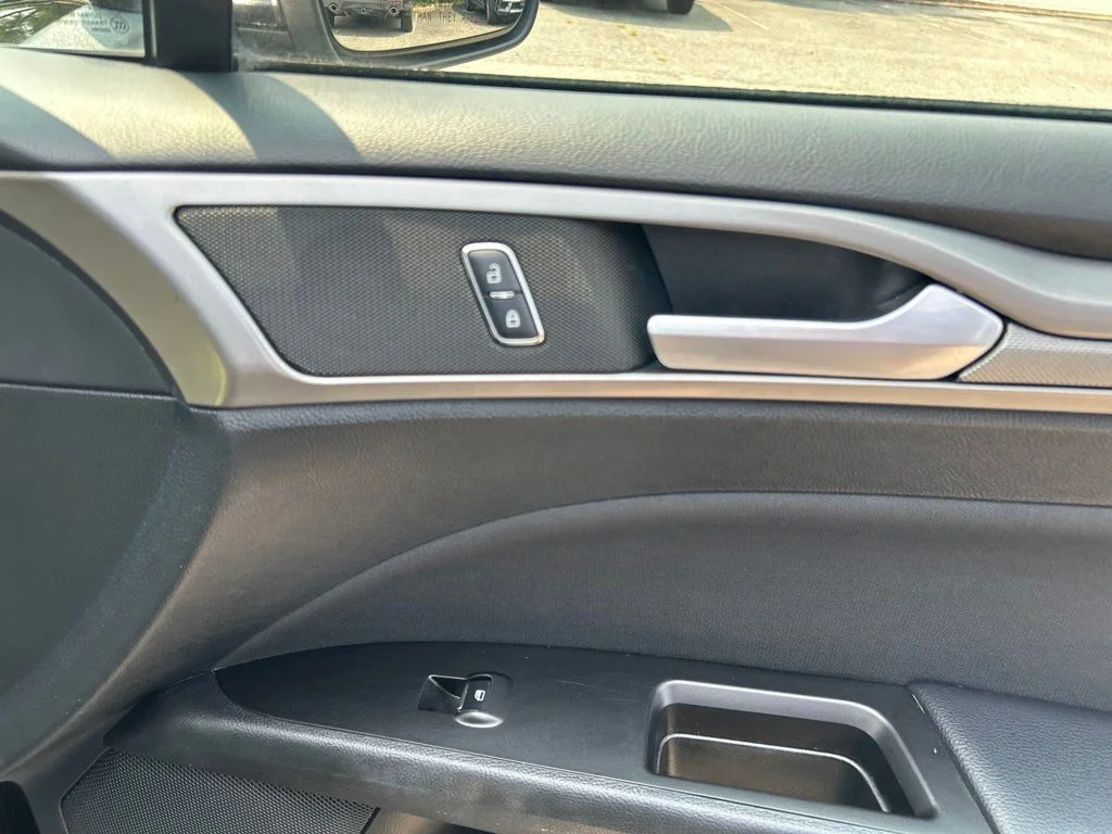 Used 2017 Black Ford SE image 23