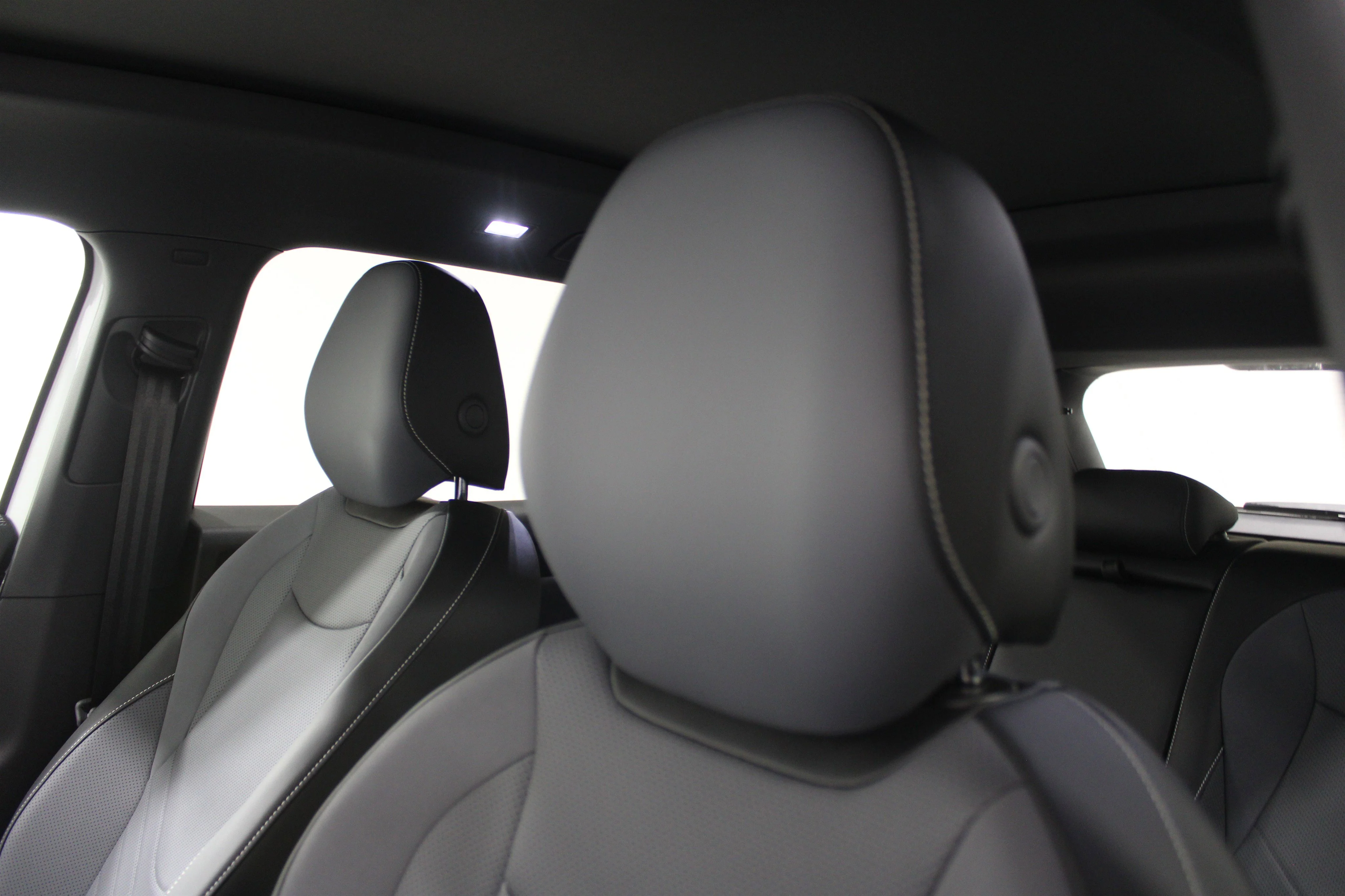 New 2026 Opal White Pearl Volkswagen SE R-Line Black image 5