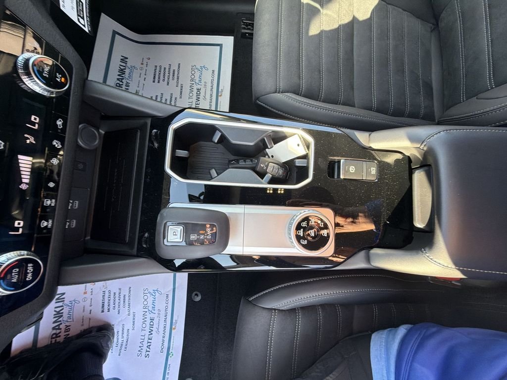 New 2026 Silver Mitsubishi SE image 20