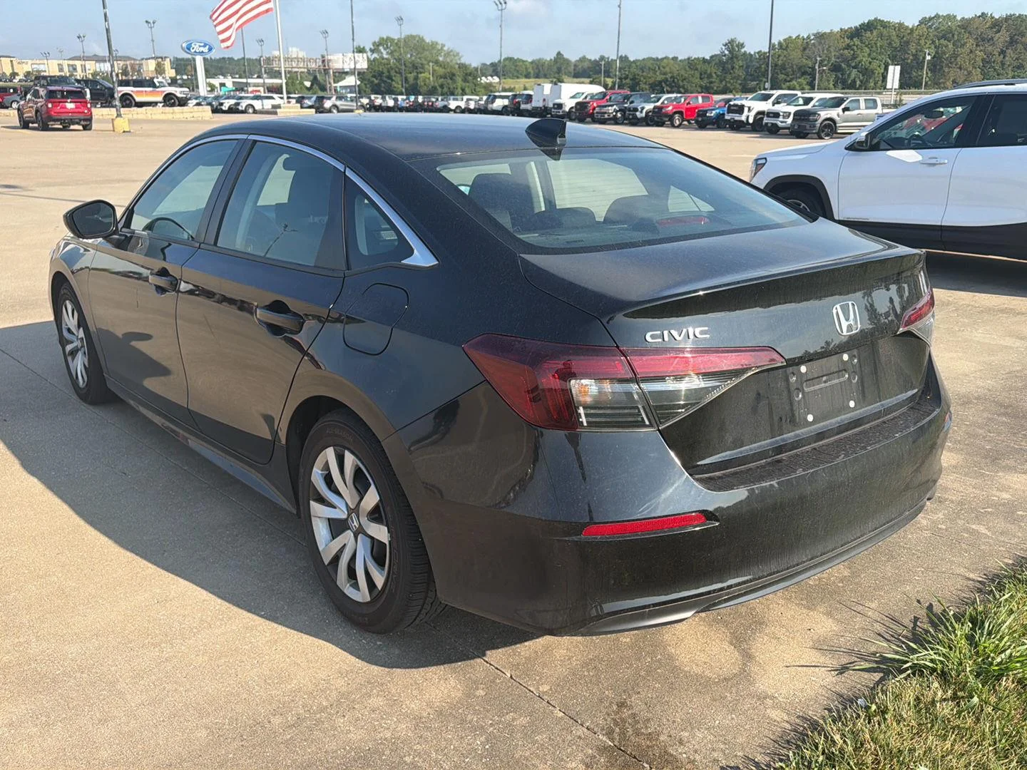 Used 2025  Honda LX CVT image 3