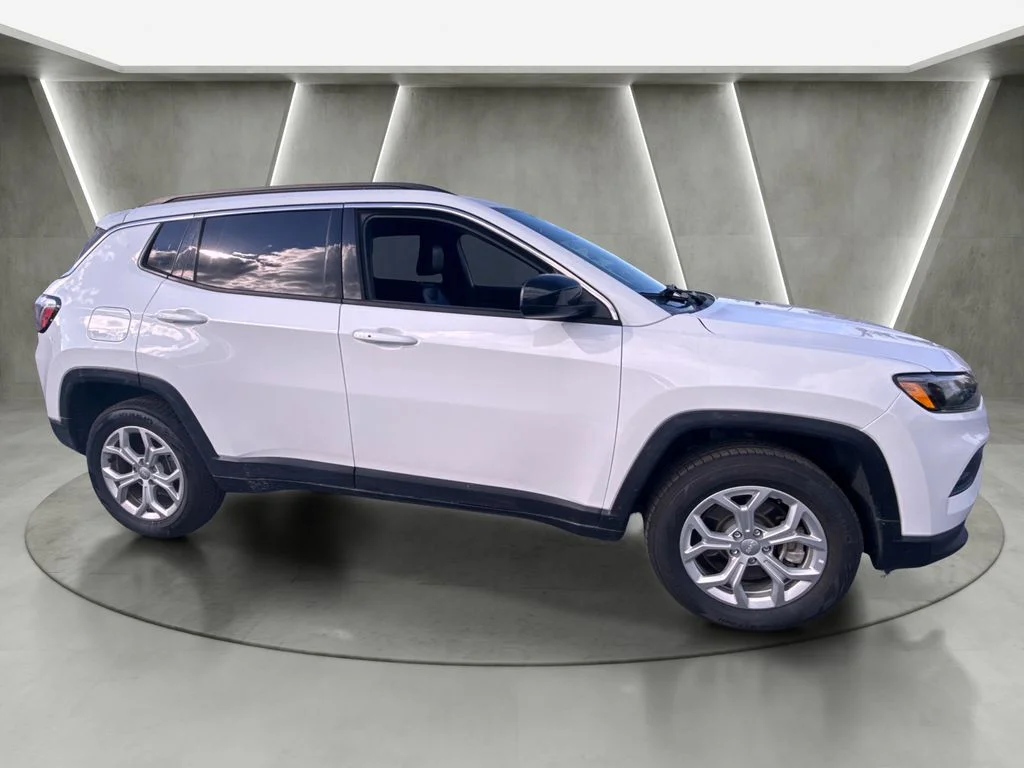 Used 2024 White Jeep Latitude image 2