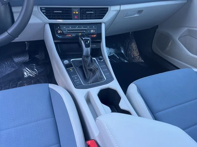 2026 Volkswagen Jetta SE - Photo 18