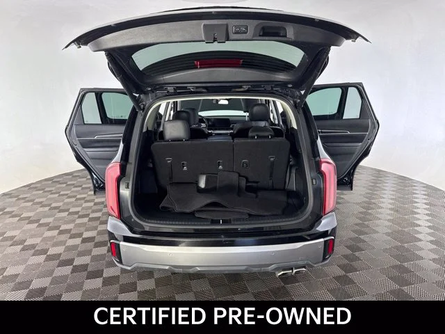 Used 2025 Black Kia S image 21