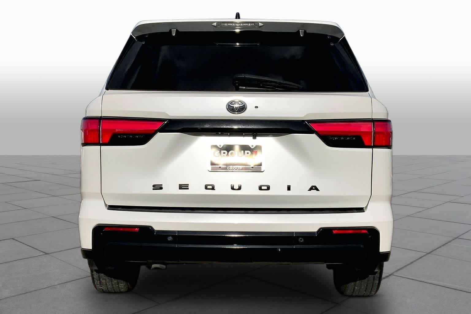 Used 2023 Wind Chill Pearl Toyota Platinum image 5