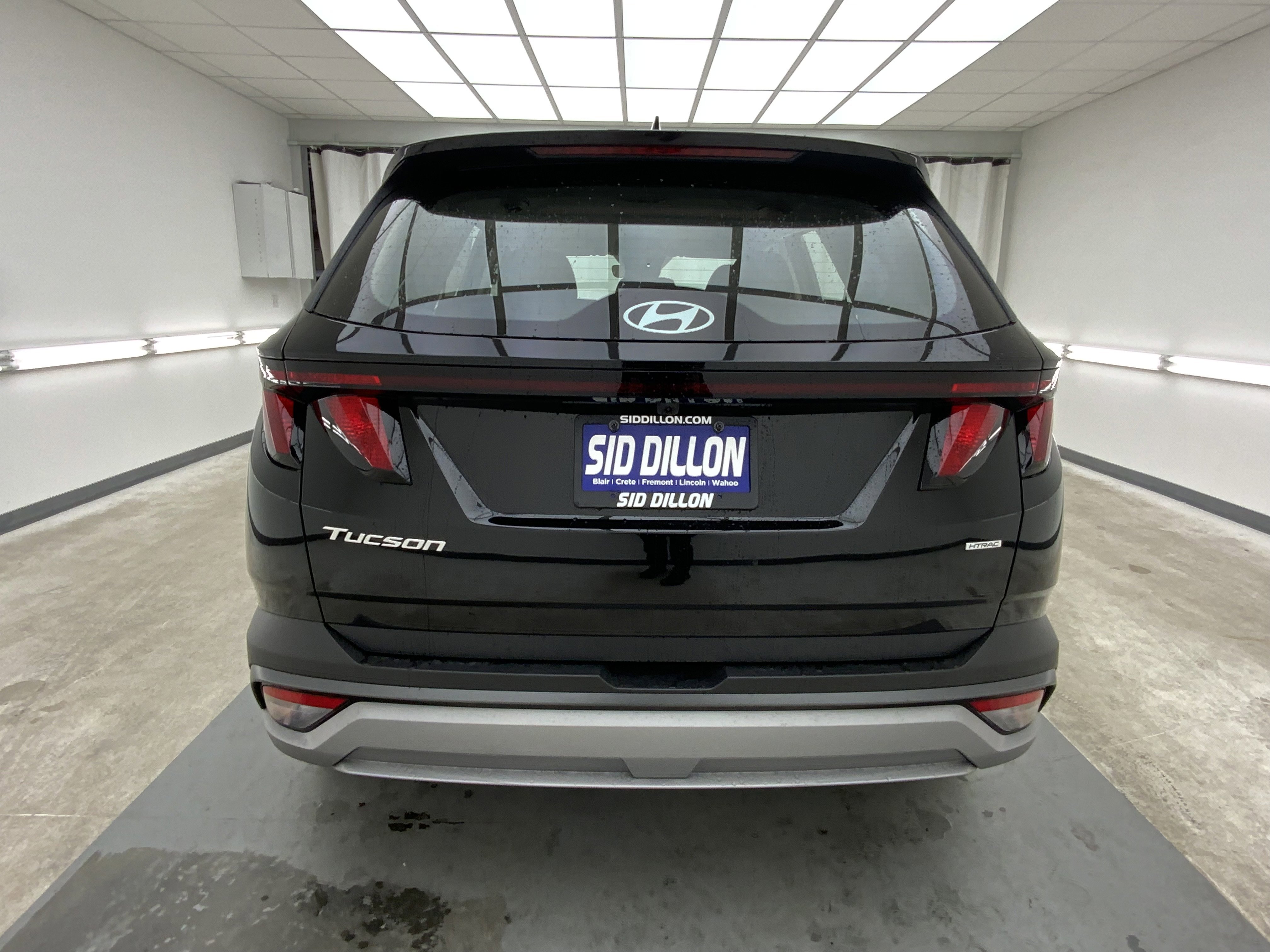 New 2026 Phantom Black Hyundai SE image 4