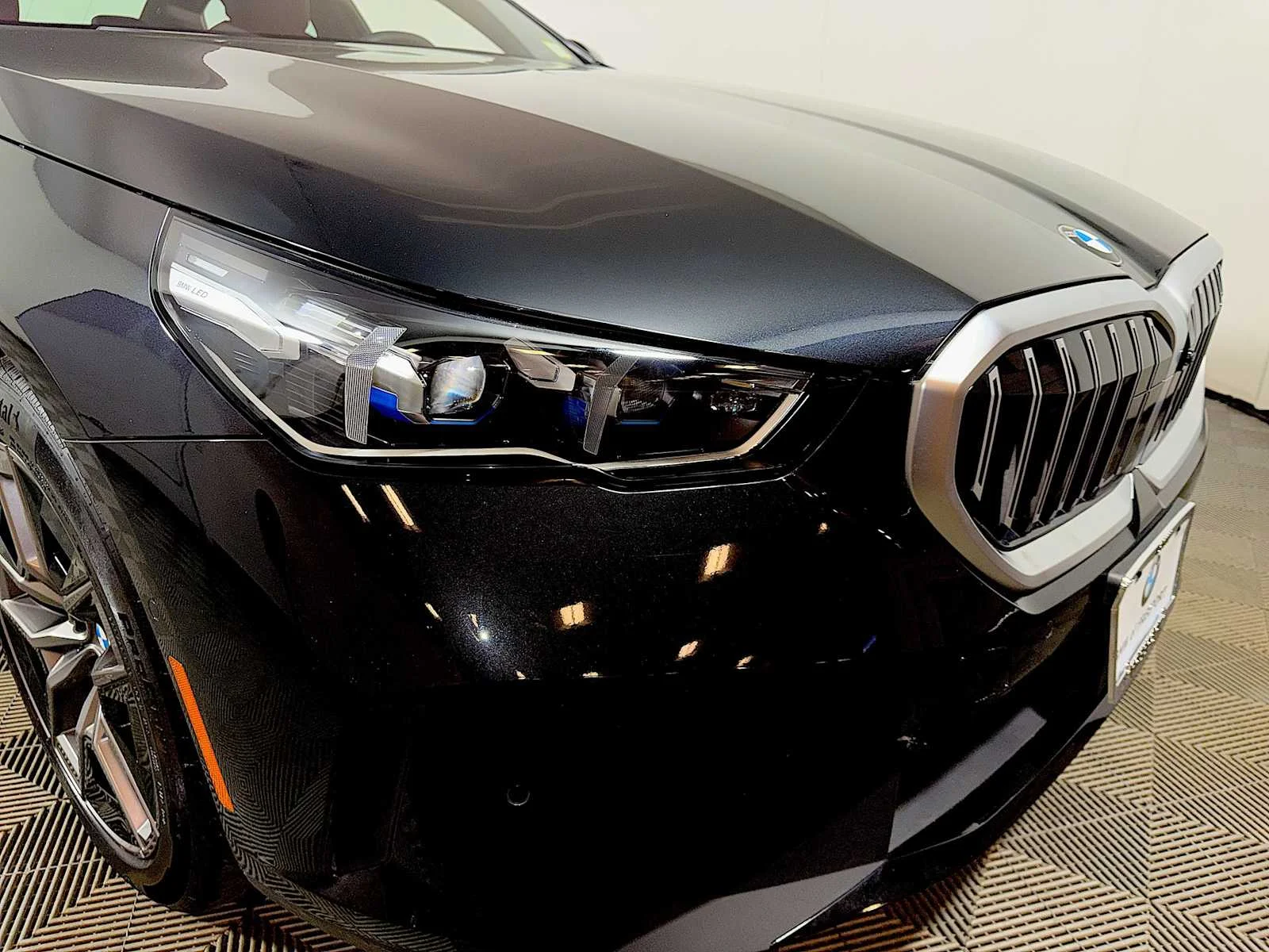 Used 2026 Black Sapphire Metallic BMW 530i xDrive image 26