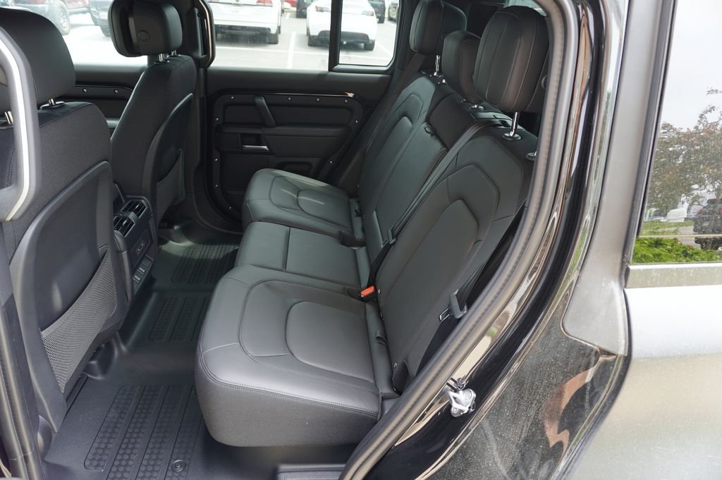 New 2026 Santorini Black Land Rover X image 30