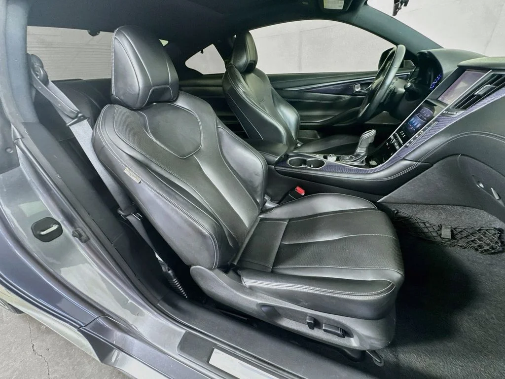 Used 2017 Gray INFINITI Red Sport 400 image 32