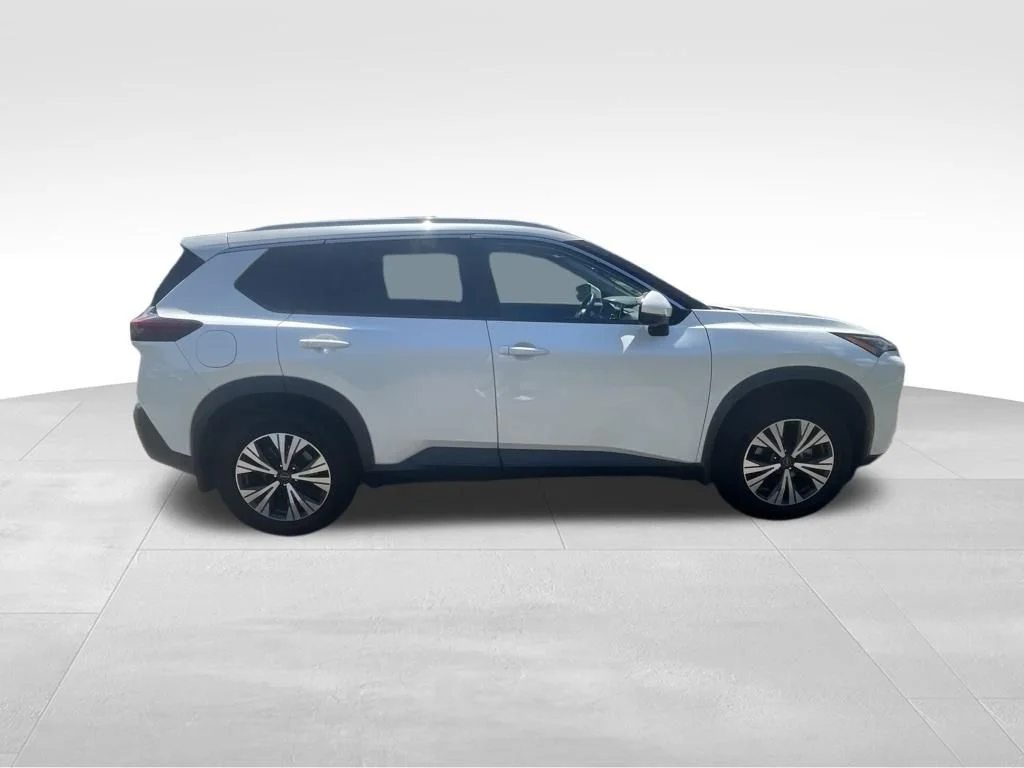 Used 2023 White Nissan SV image 40