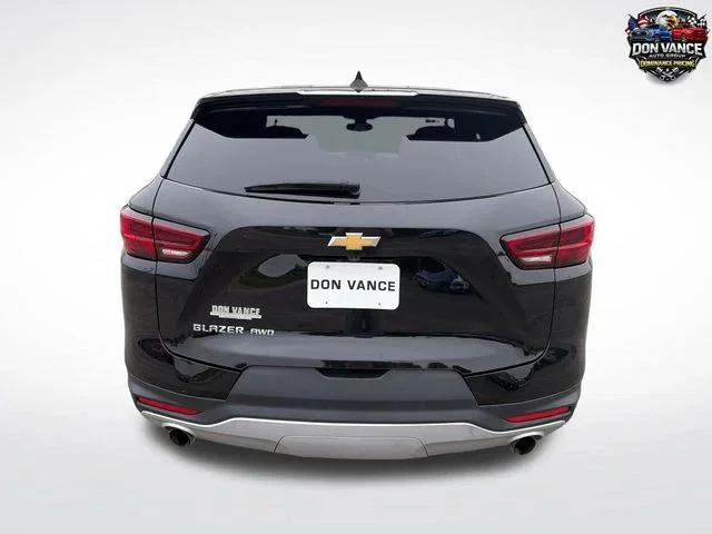 Used 2025 Black Chevrolet LT image 5