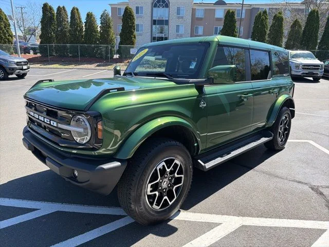 Used 2025 Green Ford Outer Banks image 3