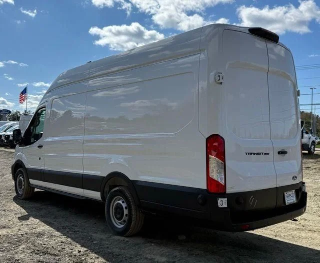 New 2026 Oxford White Ford Cargo Van image 10