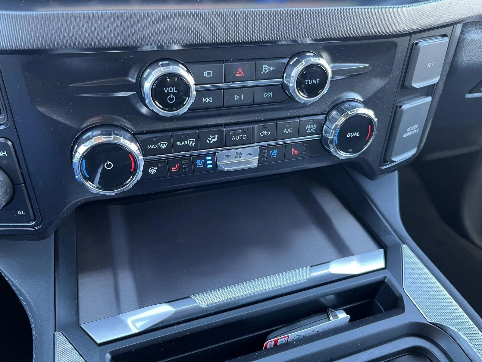 New 2026 Star White Metallic Tri-Coat Ford F-250® Platinum® image 22