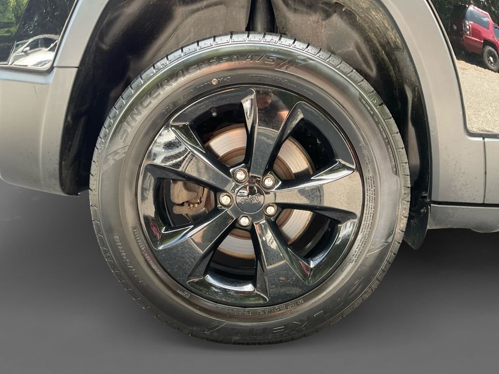 Used 2019 Black Jeep Latitude Plus image 10
