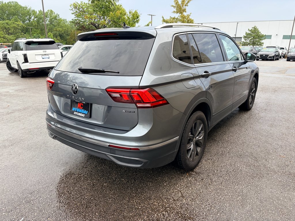 Used 2024 Platinum Gray Metallic Volkswagen SE image 5