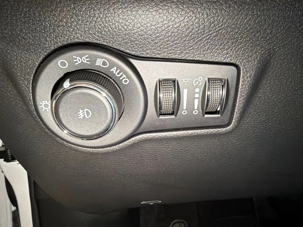 Used 2026 Bright White Clearcoat Jeep Limited Altitude image 17
