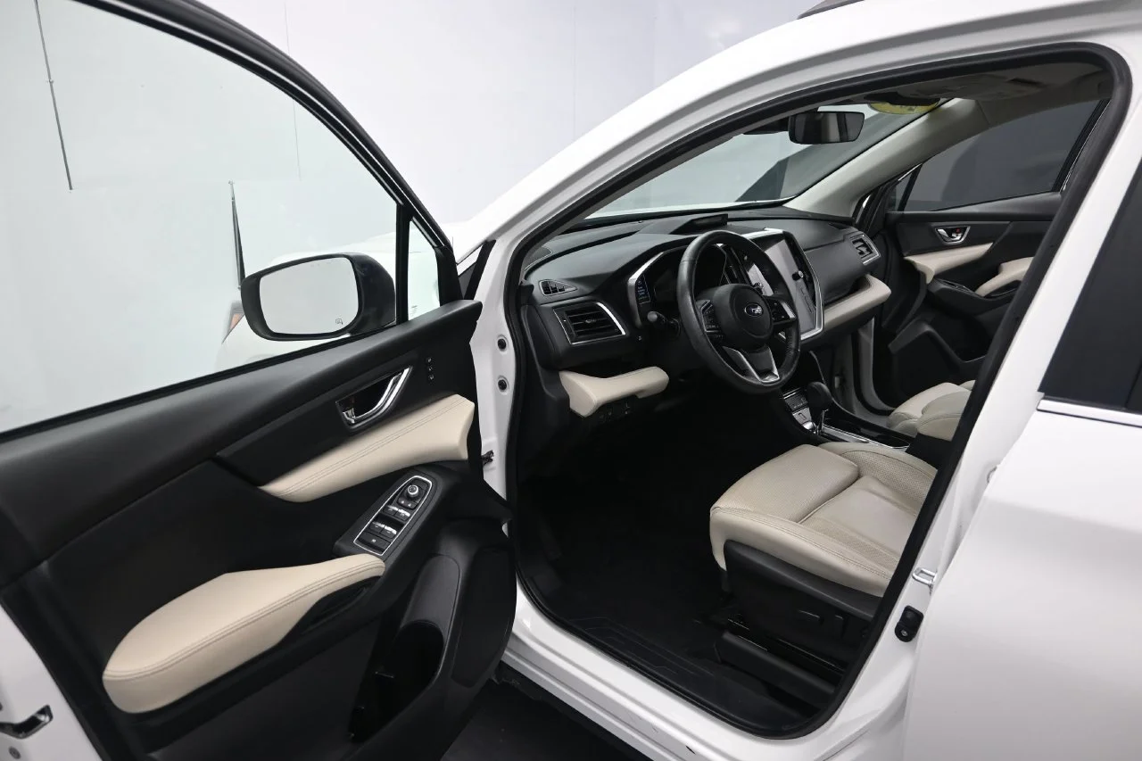 Used 2023 Crystal White Pearl Subaru Limited image 12