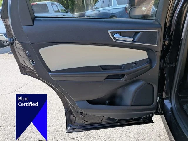 Used 2022 Black Ford SEL image 24