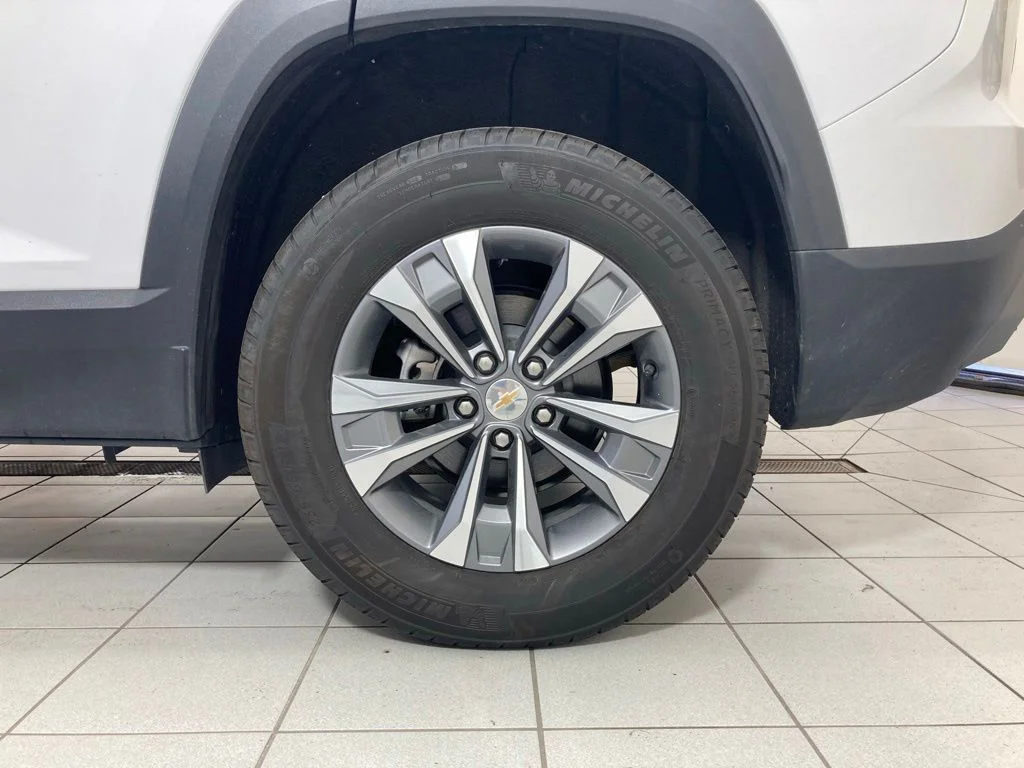 Used 2026 White Chevrolet LT image 27