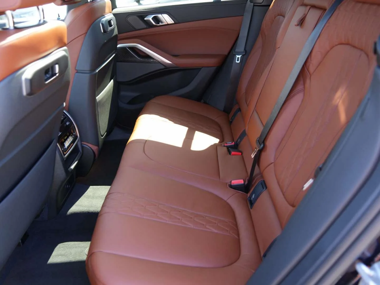 New 2027 Carbon Black Metallic BMW M60i image 11