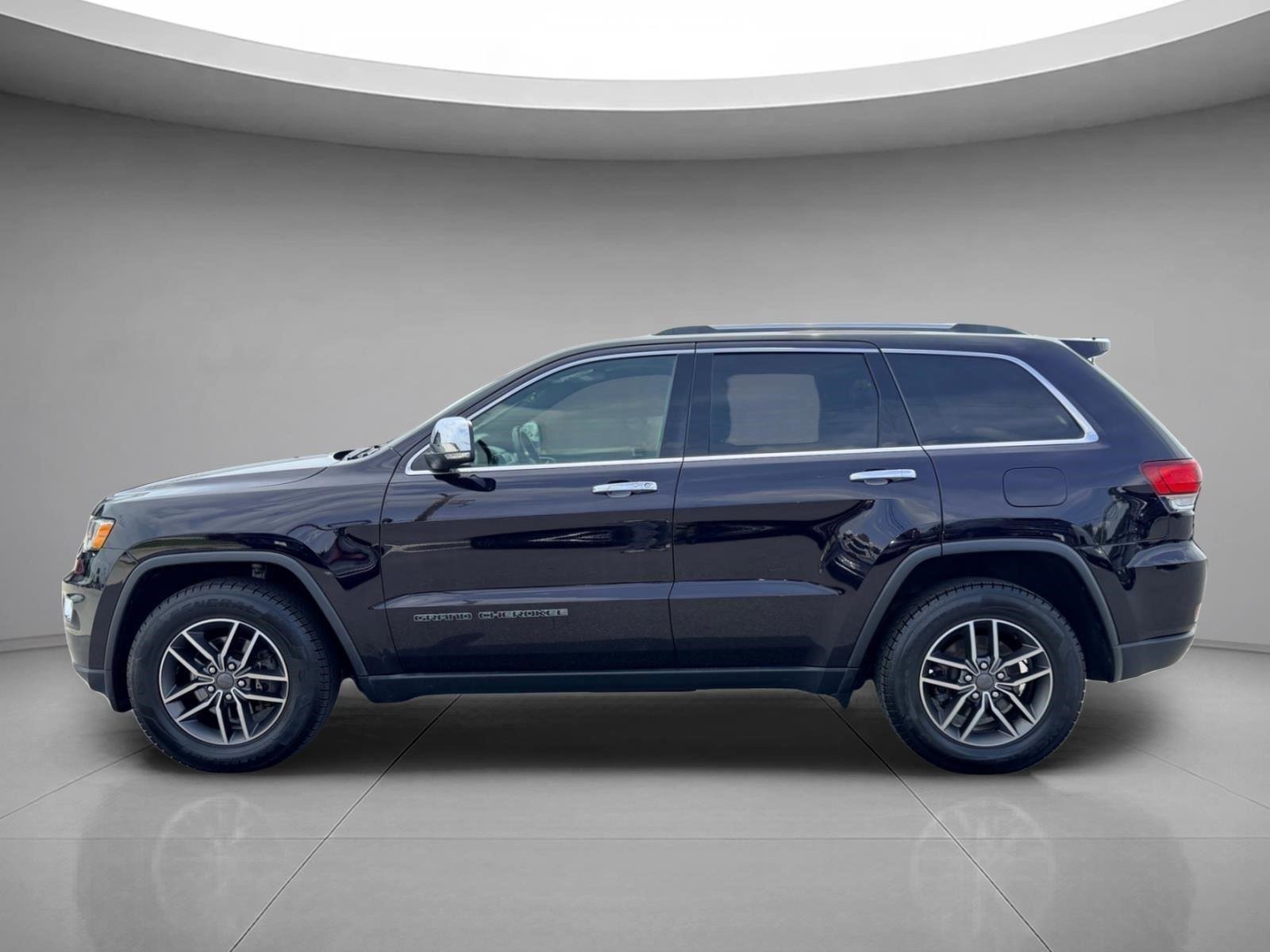 Used 2020 Diamond Black Crystal Pearlcoat Jeep Limited image 3