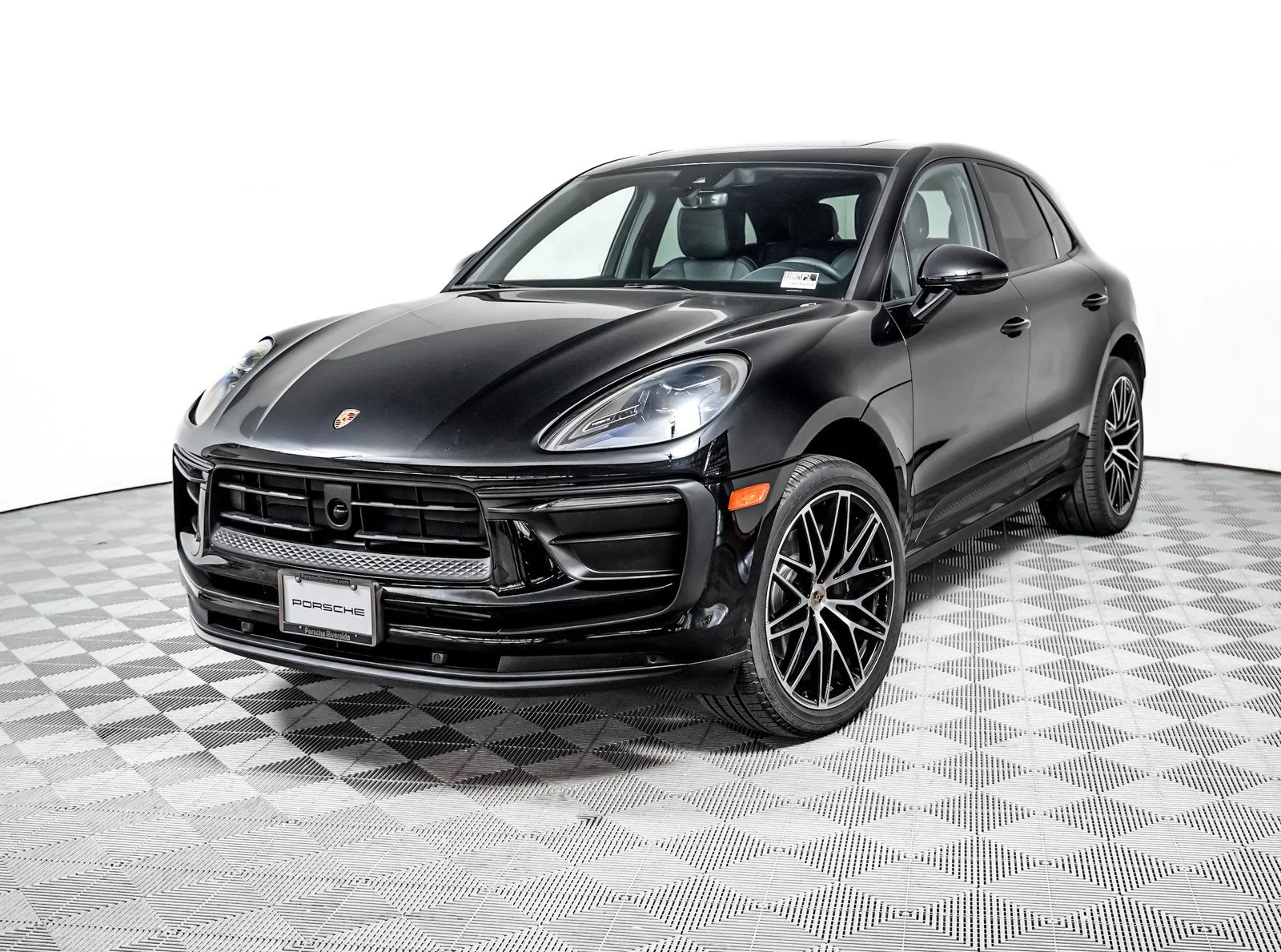 2026 Porsche Macan's photo